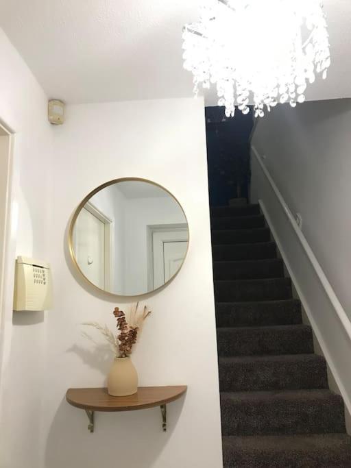Princess 3 Bedroom House + Offstreet Parking +Wifi Leeds  Exterior foto